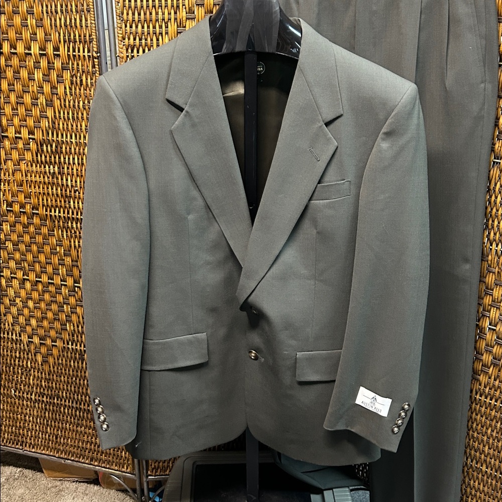 9932 Austin Reed Drab Green Suit Dillards Size 39R Coat 32 Pants - Picture 5 of 16